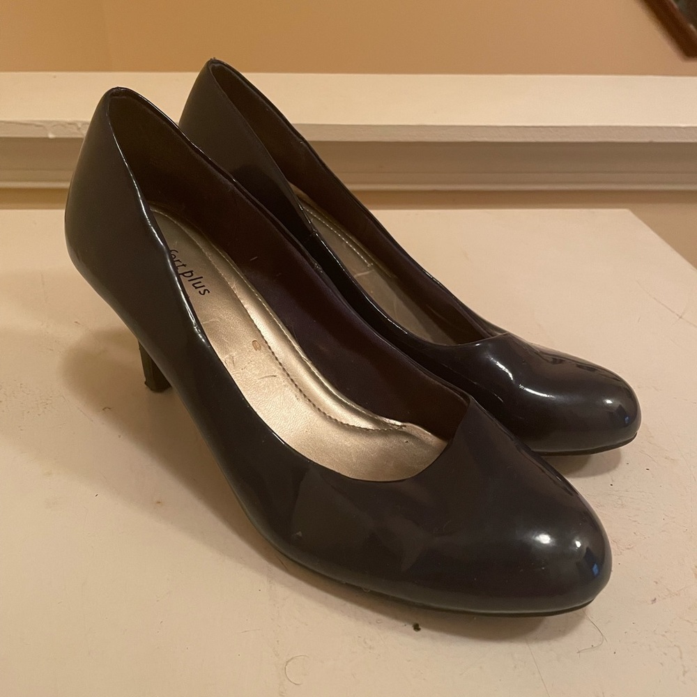 Navy blue heels